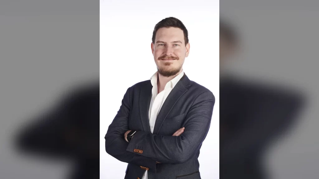 Berk Ener L’Oréal Türkiye Kurumsal Dijital ve Pazarlama Direktörü