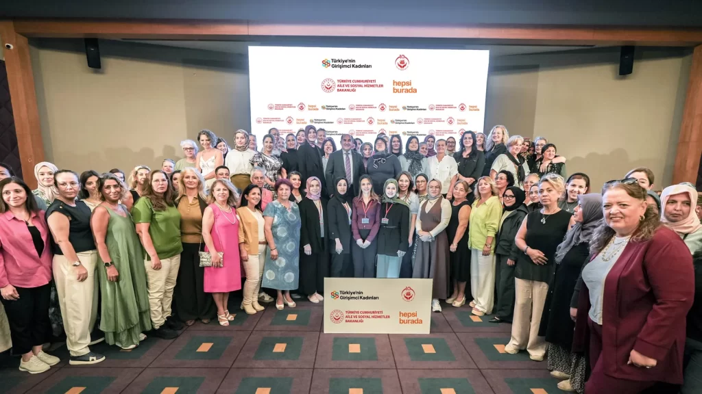 Antalya'da düzenlenen Türkiye'nin Girişimci Kadınları Buluşuyor programından bir kare