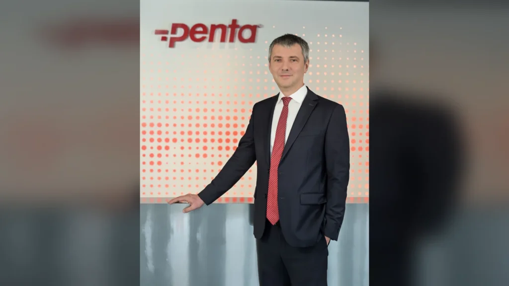 Penta Teknoloji ve Constructor Tech logoları ile eğitim teknolojileri konseptli görsel