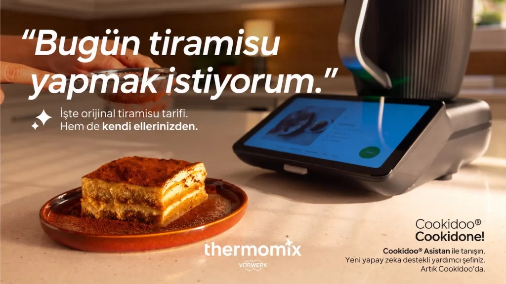 Thermomix TM7 mutfak cihazı ve Cookidoo yapay zekâ asistanı ekranı