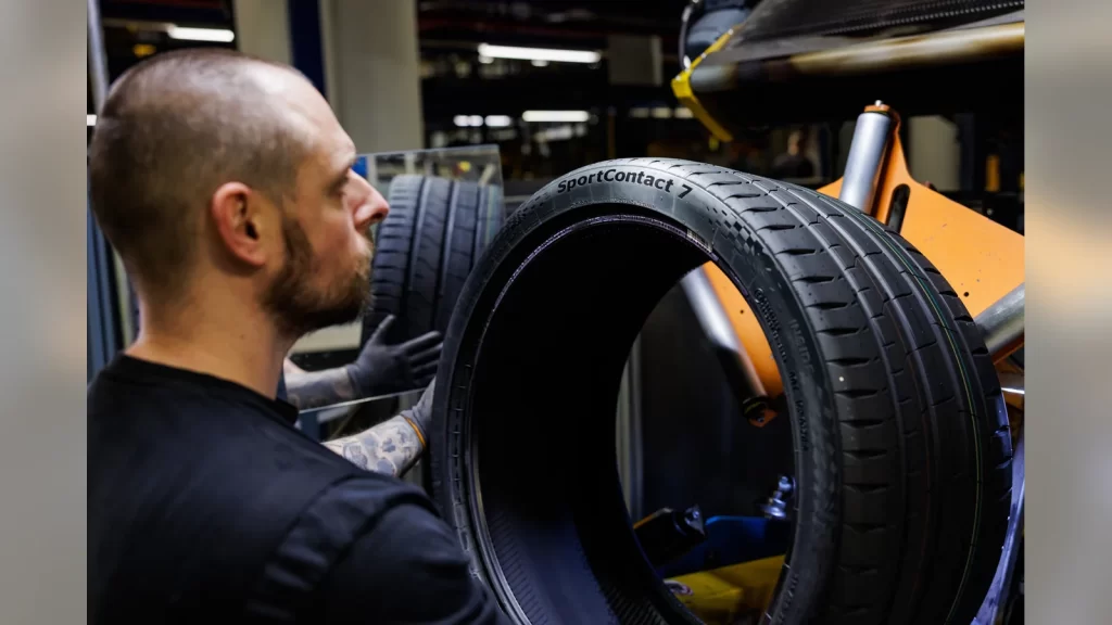 Continental yüksek performanslı binek otomobil lastiği
