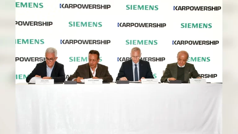 Karadeniz Holding ve Siemens Türkiye yetkilileri imza töreni