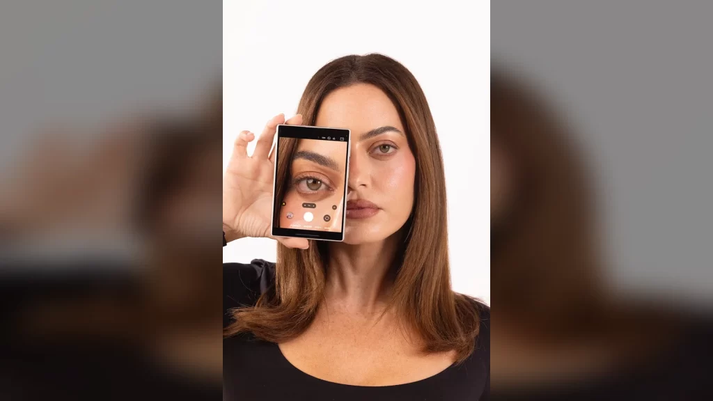 Samsung Galaxy Mobil Marka Elçisi Karen Wazen