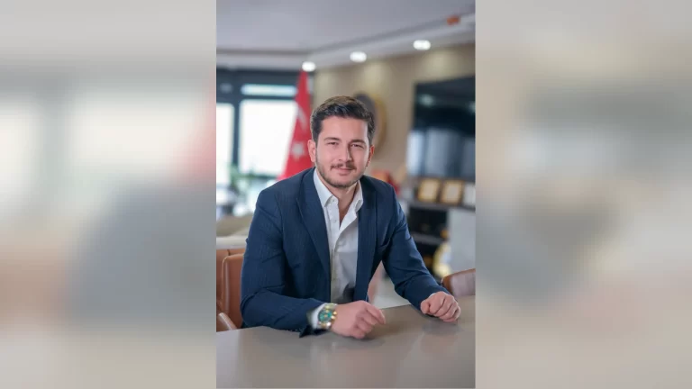 İş için şehir değiştiren gençler