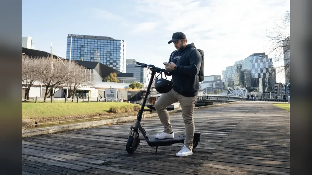 Segway elektrikli scooter modelleri şehre dönüş döneminde ulaşım alternatifi sunuyor