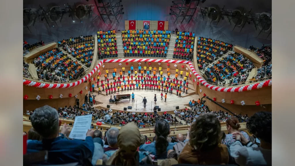 Strauss Philharmonie orkestra üyeleri