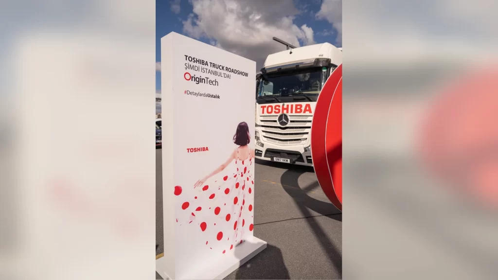 Toshiba Roadshow mobil deneyim tırı etkinlik alanı